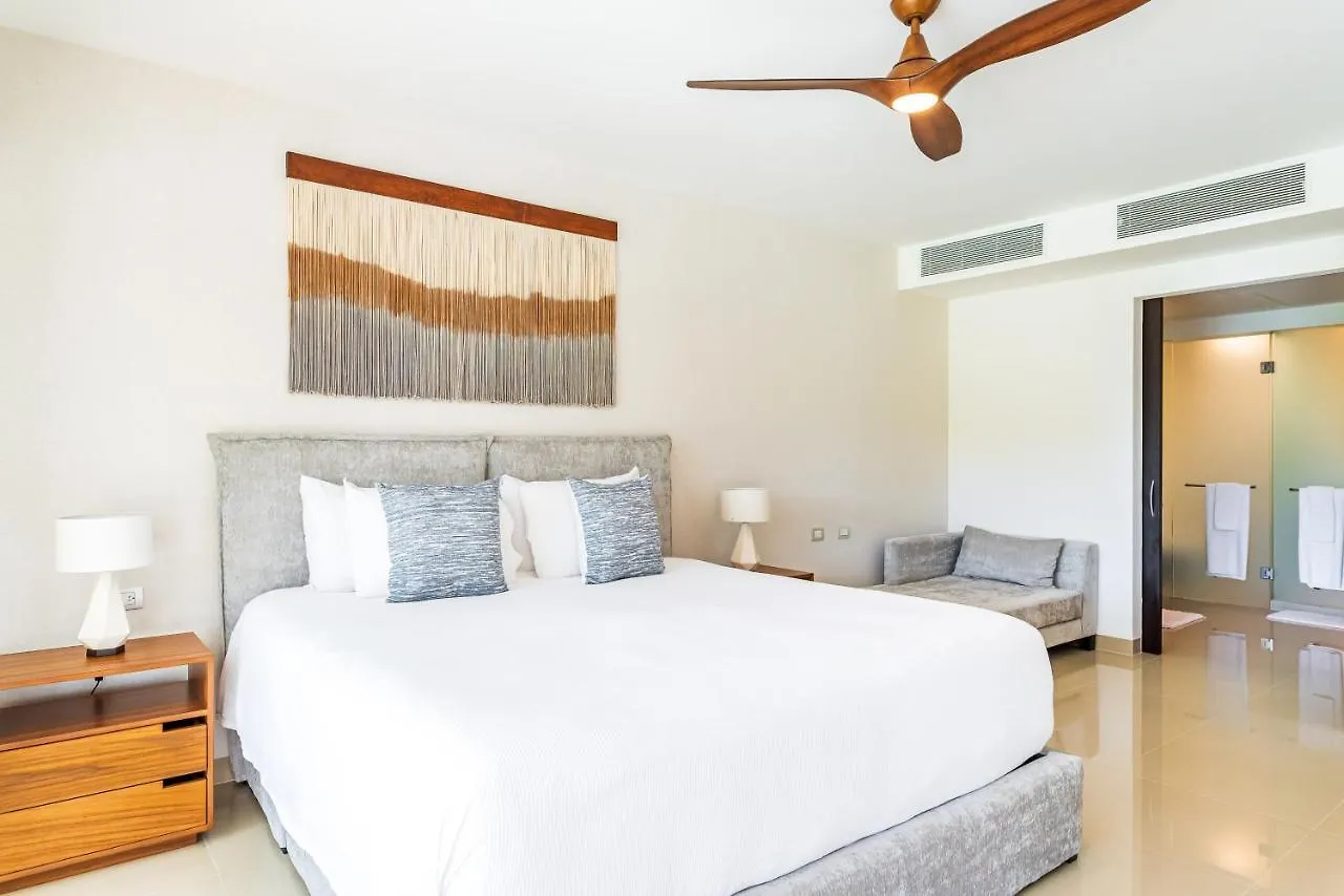 Casa Aruba 403N Apts プレヤデルカーメン