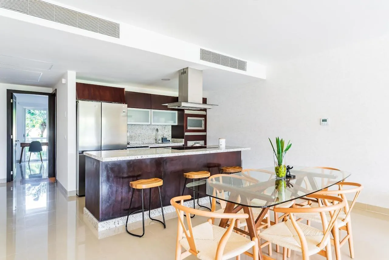 Casa Aruba 403N Apts プレヤデルカーメン アパート